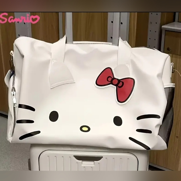 Hello Kitty Extra Large Travel Duffle NWOT - Picture 9 of 11